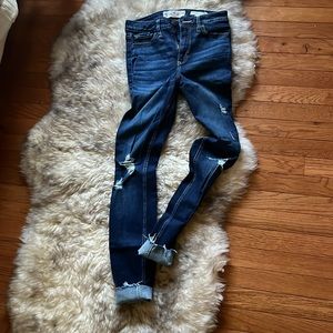 🩵Women’s Hollister blue Jean high rise ripped jeggings🩵
